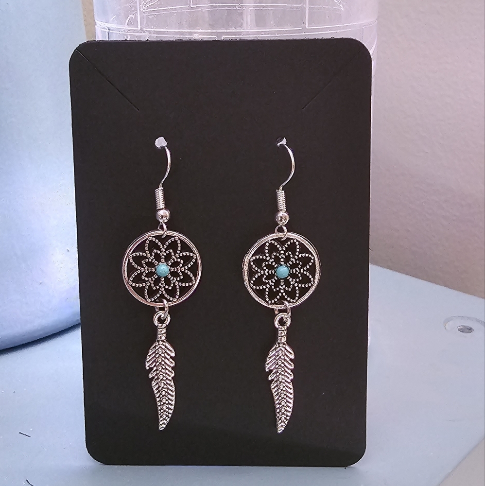 DREAM CATCHER EARRINGS WITH TURQUOISE & ONE FEATHER – NAVAJO - Picture 1 of 3